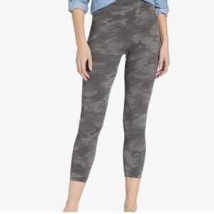Spanx Camo Print seamless Women's crop Leggings